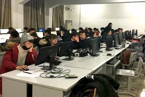 考试现场 动科院记者 摄