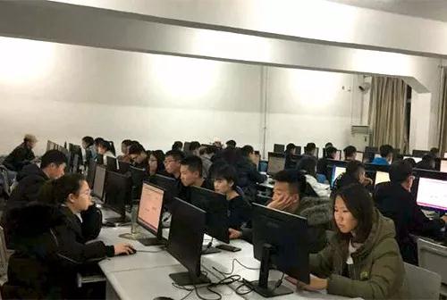 考试现场 动科院记者 摄